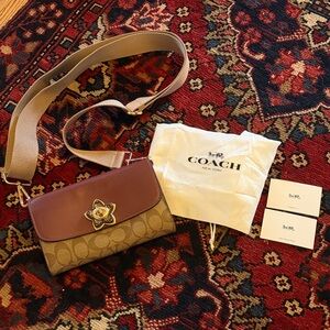 Coach Daisy Turnlock Crossbody in signature print